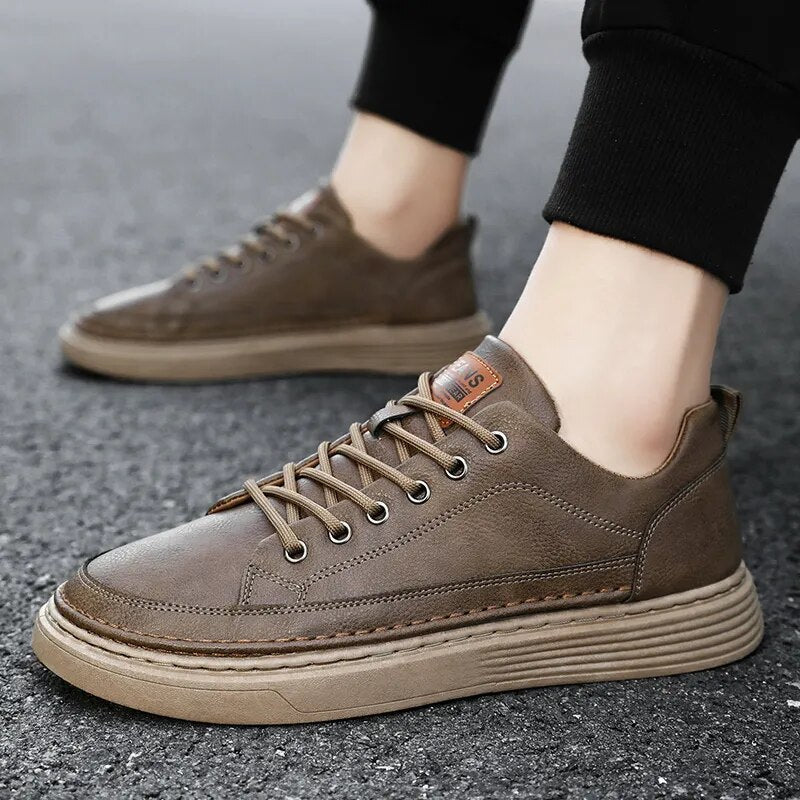 Tênis Masculino de Couro Genuíno - Conforto e Estilo Agostini