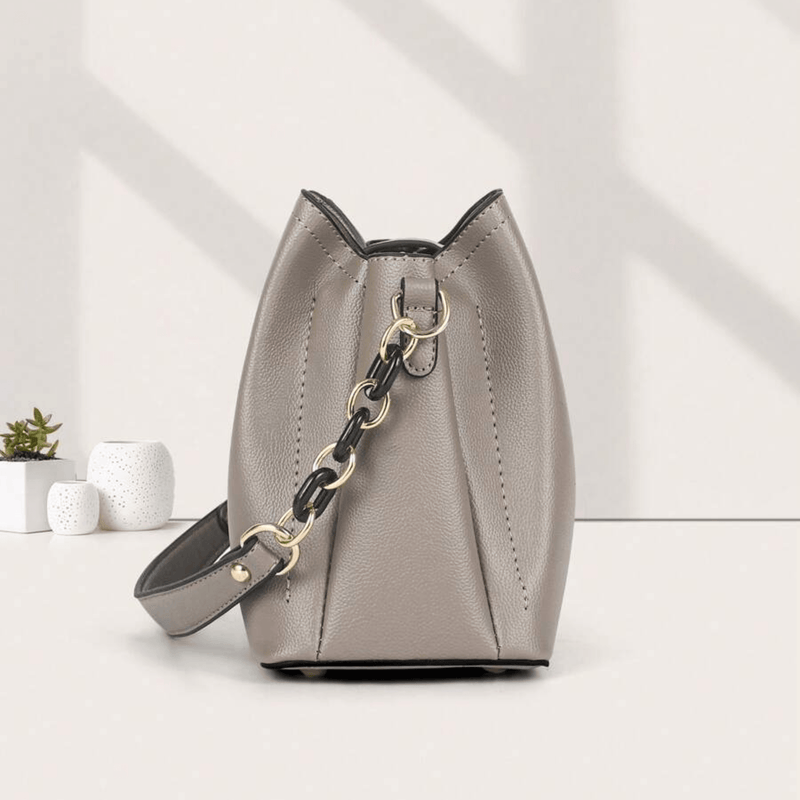 Bolsa Olívia em Couro Genuíno: Estilo e Conforto no Seu Dia a Dia