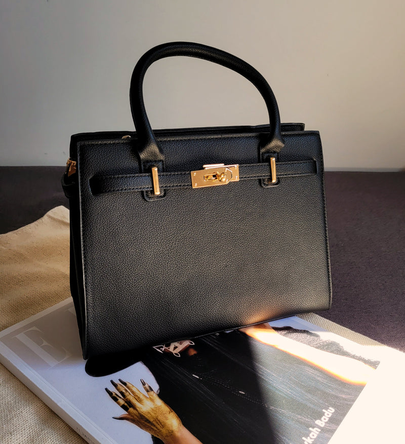 Bolsa Média Suzi – Praticidade e Estilo Para Seu Dia a Dia