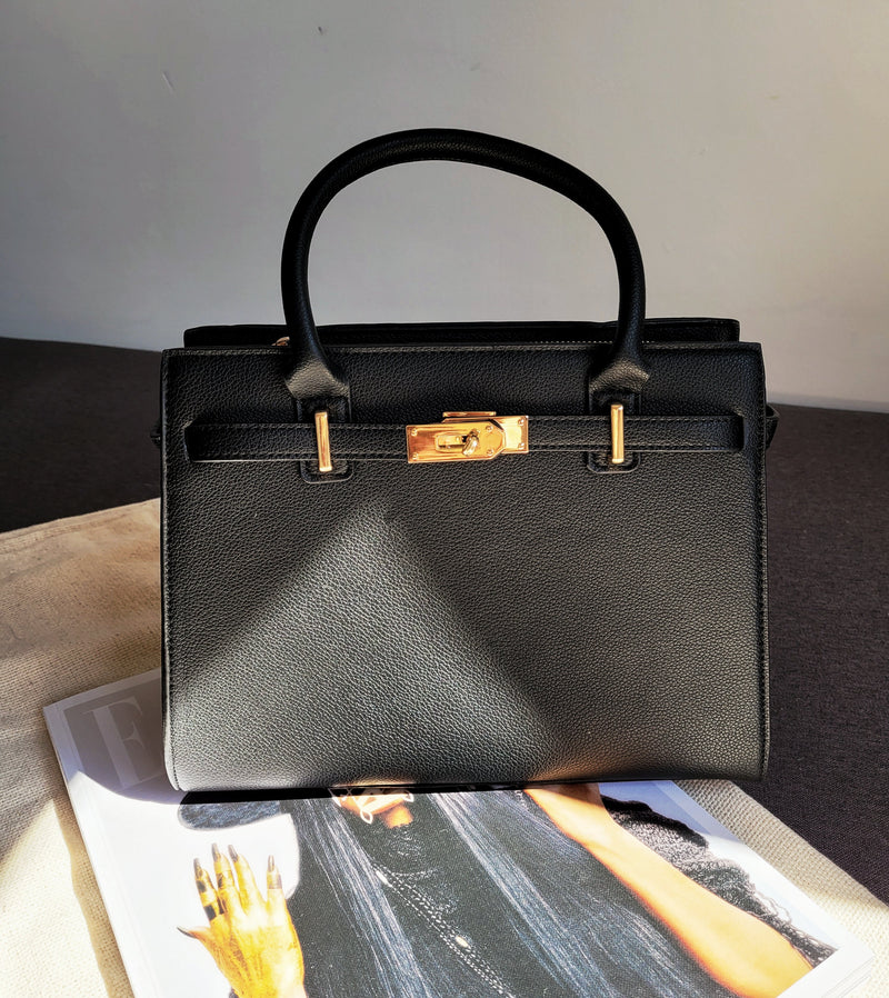 Bolsa Média Suzi – Praticidade e Estilo Para Seu Dia a Dia