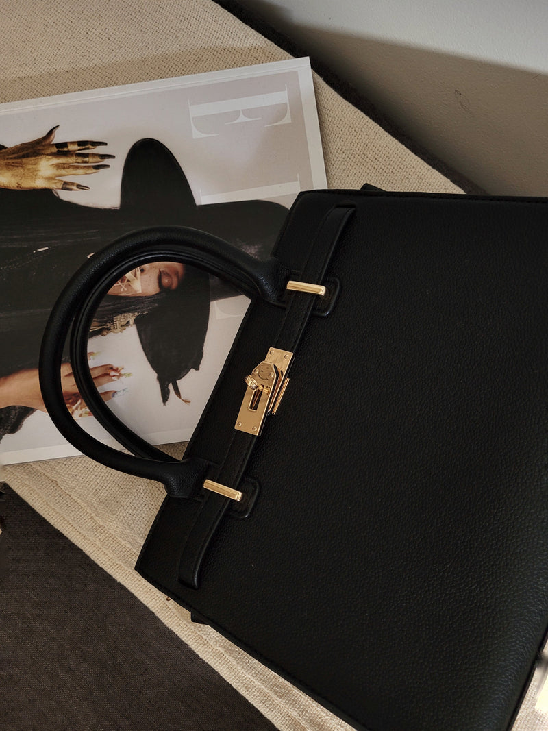 Bolsa Média Suzi – Praticidade e Estilo Para Seu Dia a Dia