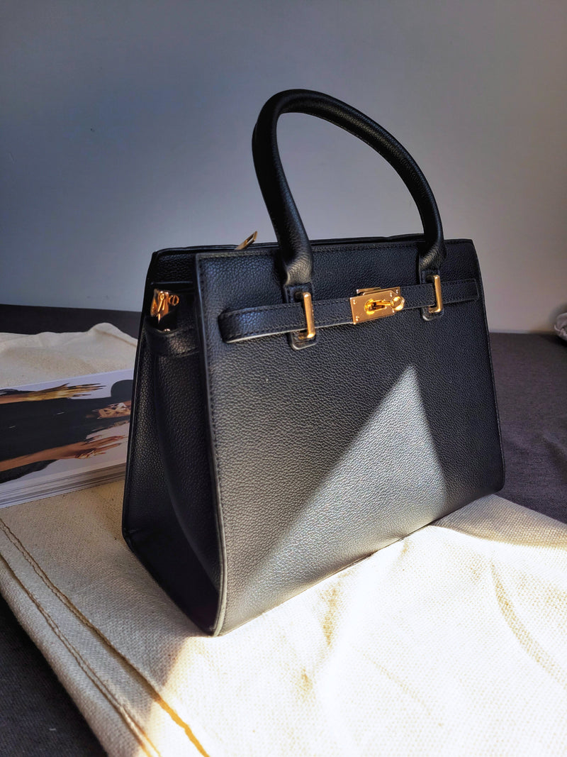 Bolsa Média Suzi – Praticidade e Estilo Para Seu Dia a Dia