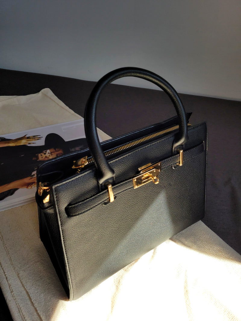 Bolsa Média Suzi – Praticidade e Estilo Para Seu Dia a Dia