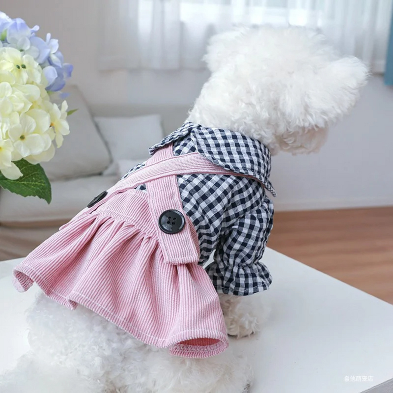 Vestido Jardineira Confortável para Cachorros – Estilo e Liberdade em Cada Movimento