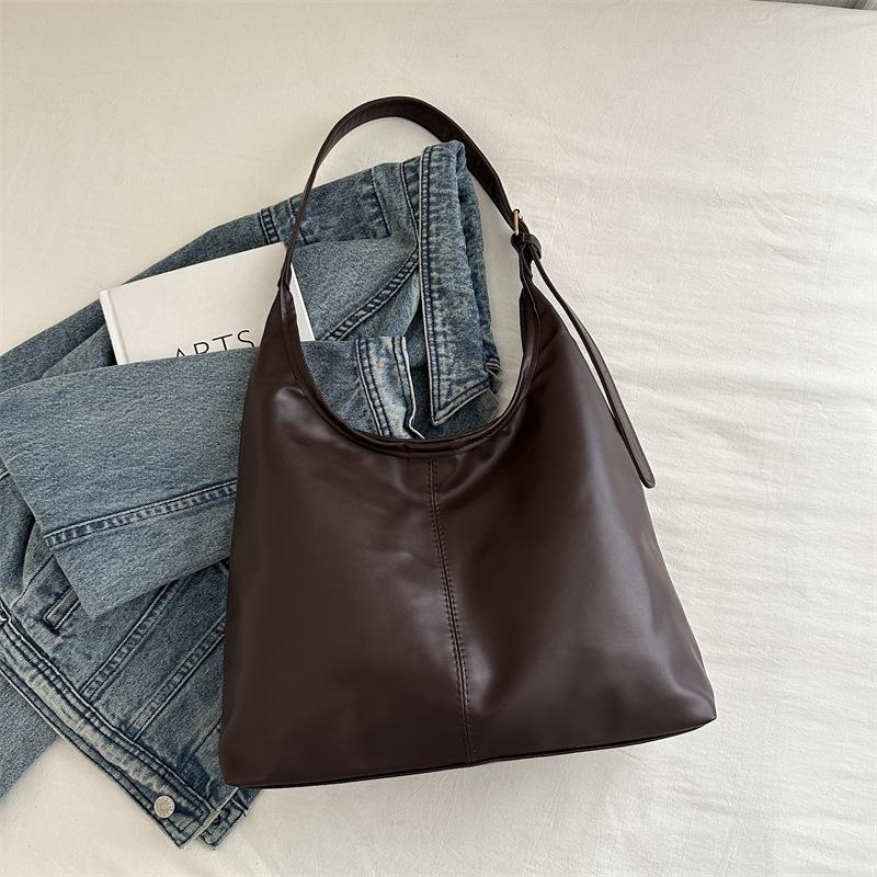 Bolsa de Ombro Soft Moderna com Necessaire Femory: Praticidade e Estilo para o Seu Dia a Dia