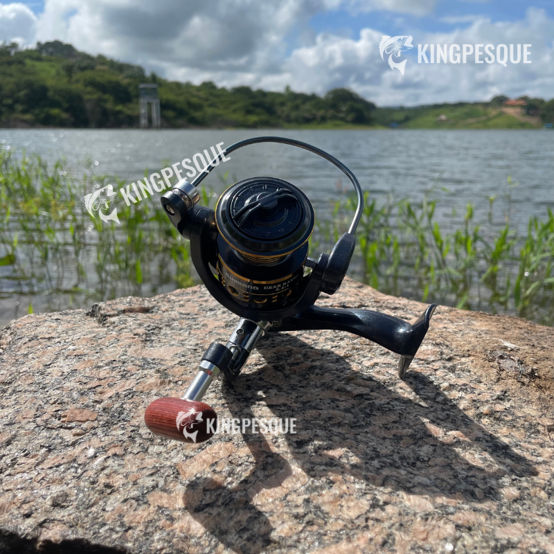 Molinete Shimano: Força de 15kg e 13 Rolamentos em Metal para Aventura sem Limites