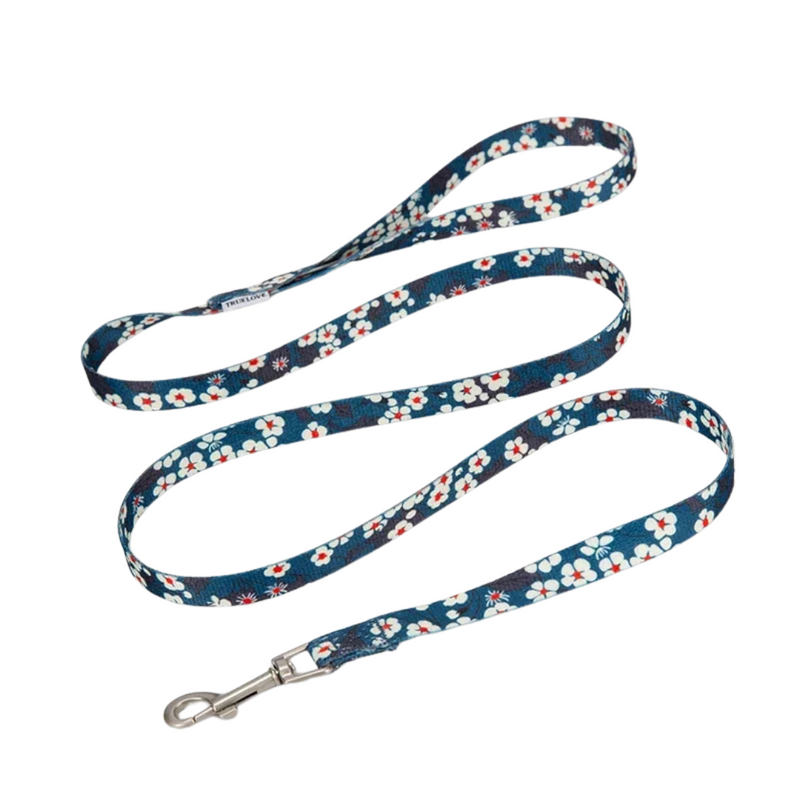 Guia Floral True Love para Cachorros Pequenos e Médios – Conforto e Estilo em Cada Passeio