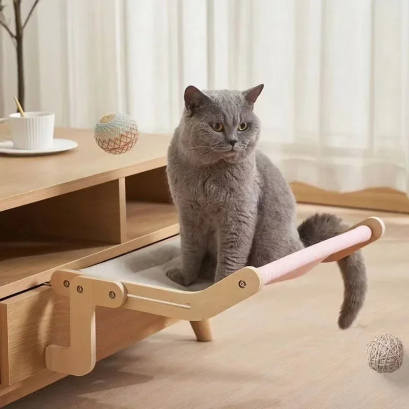 Cama Elevada para Gatos: Conforto e Estilo em um Ninho Suspenso