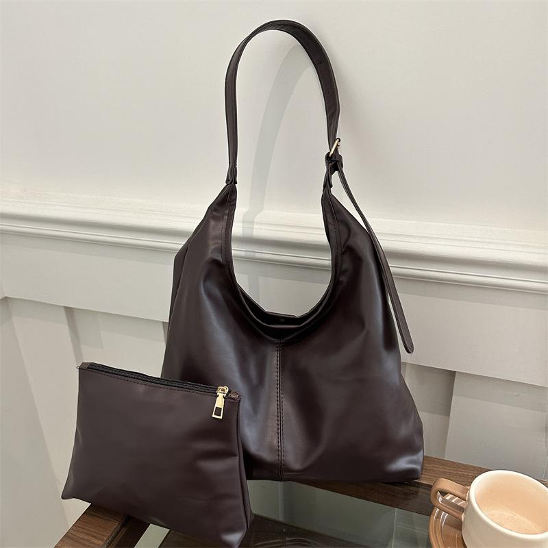 Bolsa de Ombro Soft Moderna com Necessaire Femory: Praticidade e Estilo para o Seu Dia a Dia