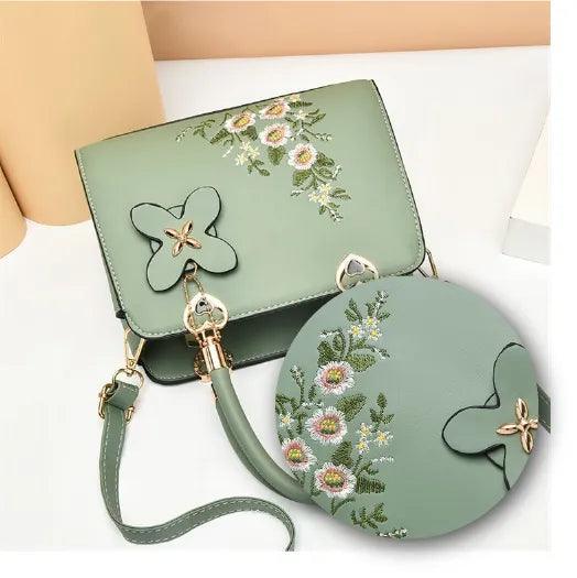 Elegância e Conforto: Bolsa Feminina em Couro Floraris