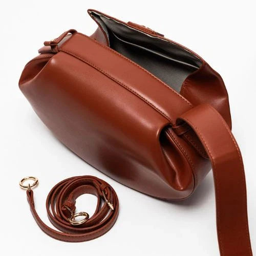Bolsa Meia Lua com Textura Pleated - Estilo e Praticidade para o Seu Dia a Dia
