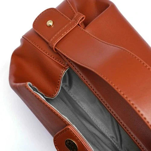 Bolsa Meia Lua com Textura Pleated - Estilo e Praticidade para o Seu Dia a Dia