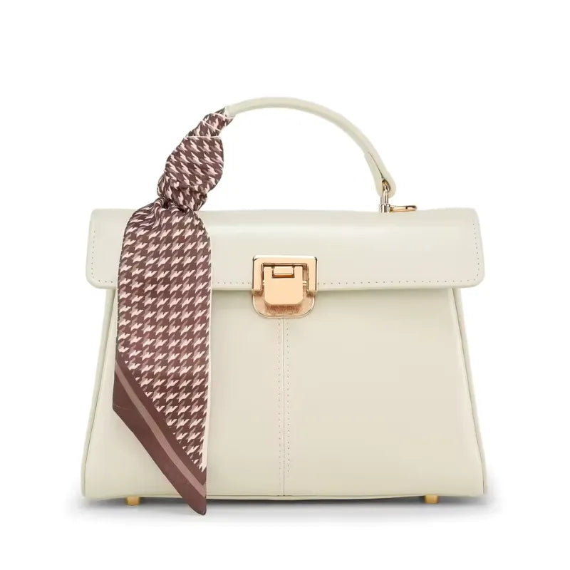 Bolsa Tiracolo Feminina em Couro Esther: Conforto e Estilo para o Seu Dia a Dia