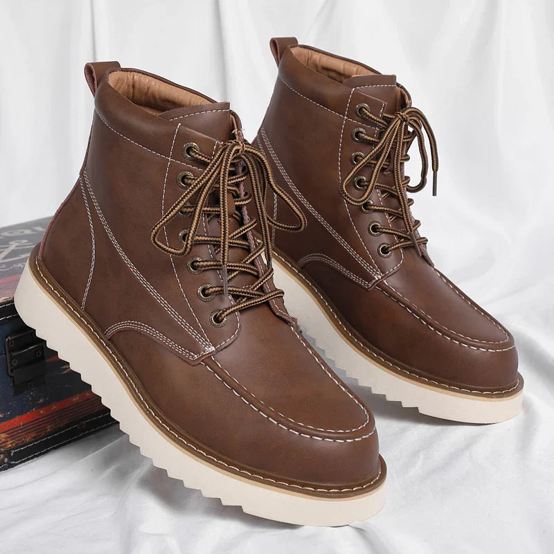 Bota Masculina de Couro Moc Toe Vintage
