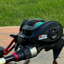 Kit de Pesca Abu Garcia Black MAX3 com Vara Fishing PRO Carbon - Experimente Conforto e Performance em Cada Lançamento (1.8m/2.1 4p)
