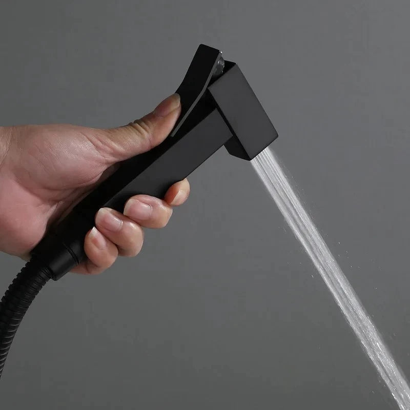 Ducha Higiênica Quadrada: Conforto e Praticidade para Seu Banheiro