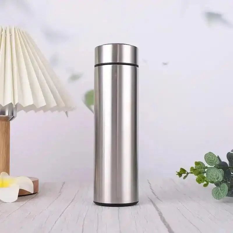 **Garrafa Térmica Inteligente 500ml – Conforto e Praticidade em Cada Gole**