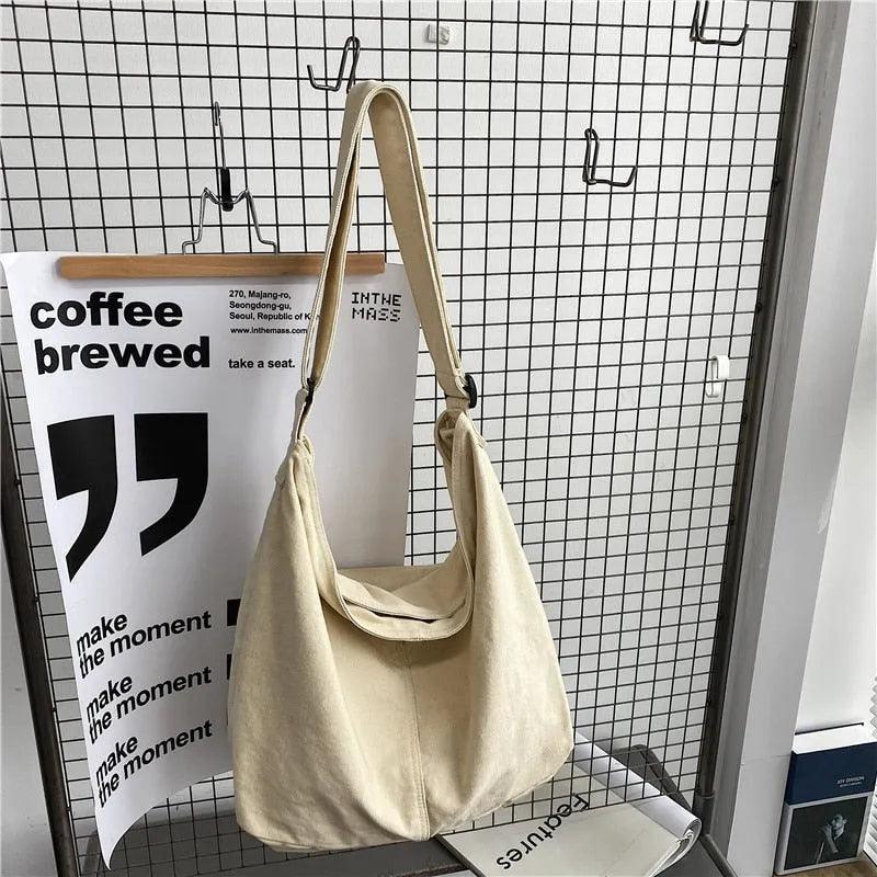 Bolsa Carteiro Feminina Urban: Estilo e Praticidade Para o Seu Dia a Dia