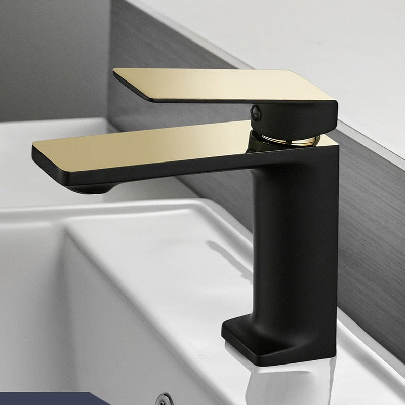 Torneira de Latão Modernista para Banheiro