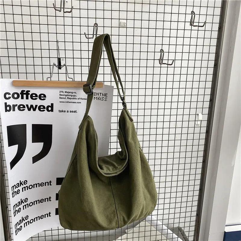 Bolsa Carteiro Feminina Urban: Estilo e Praticidade Para o Seu Dia a Dia