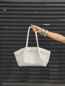 Bolsa Grande Iane: Estilo e Praticidade para o Seu Dia a Dia