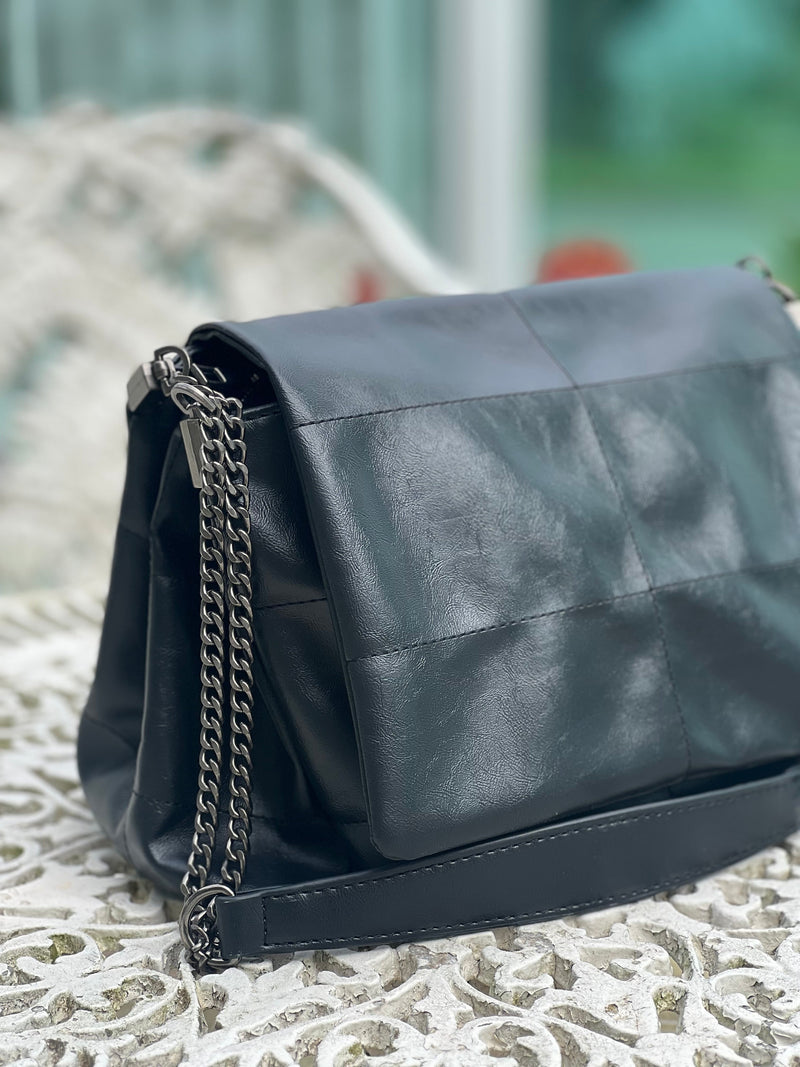 Bolsa Carolina: Praticidade e Estilo para o Seu Dia a Dia