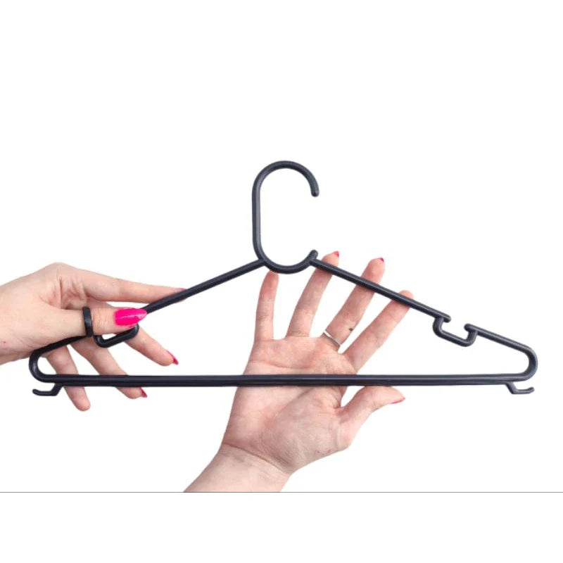 Conjunto de 30 Cabides Pretos Reforçados para Roupas – Organização e Estilo para Seu Armário