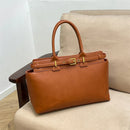 Bolsa Grande Larissa: Estilo e Conforto Para o Seu Dia a Dia