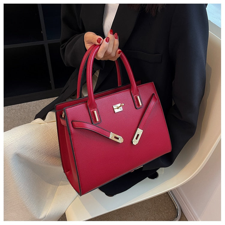 Bolsa Média Suzi – Praticidade e Estilo Para Seu Dia a Dia