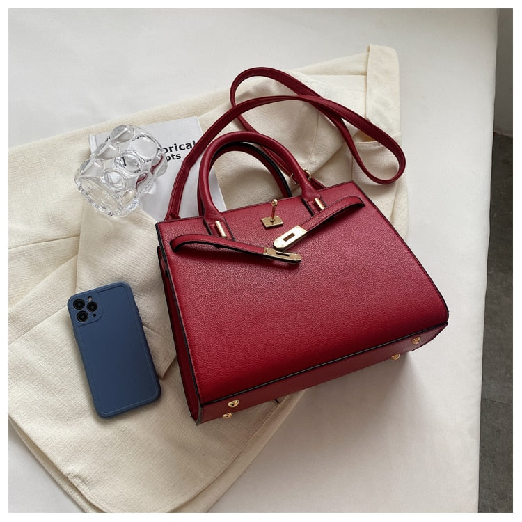 Bolsa Média Suzi – Praticidade e Estilo Para Seu Dia a Dia