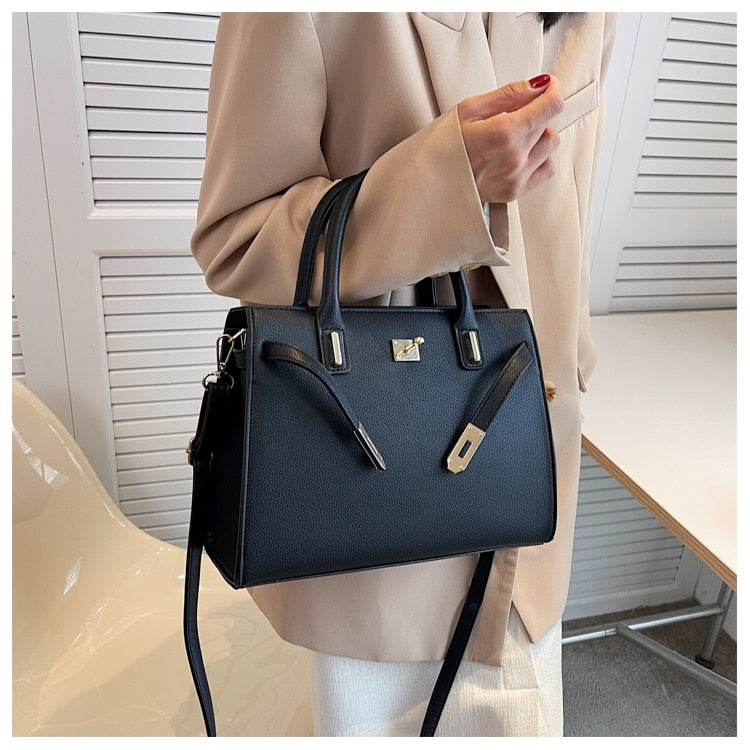 Bolsa Média Suzi – Praticidade e Estilo Para Seu Dia a Dia