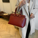 Bolsa Grande Larissa: Estilo e Conforto Para o Seu Dia a Dia