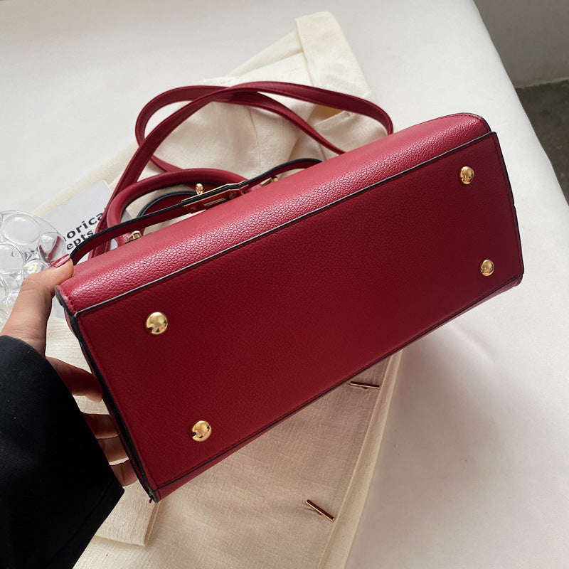 Bolsa Média Suzi – Praticidade e Estilo Para Seu Dia a Dia