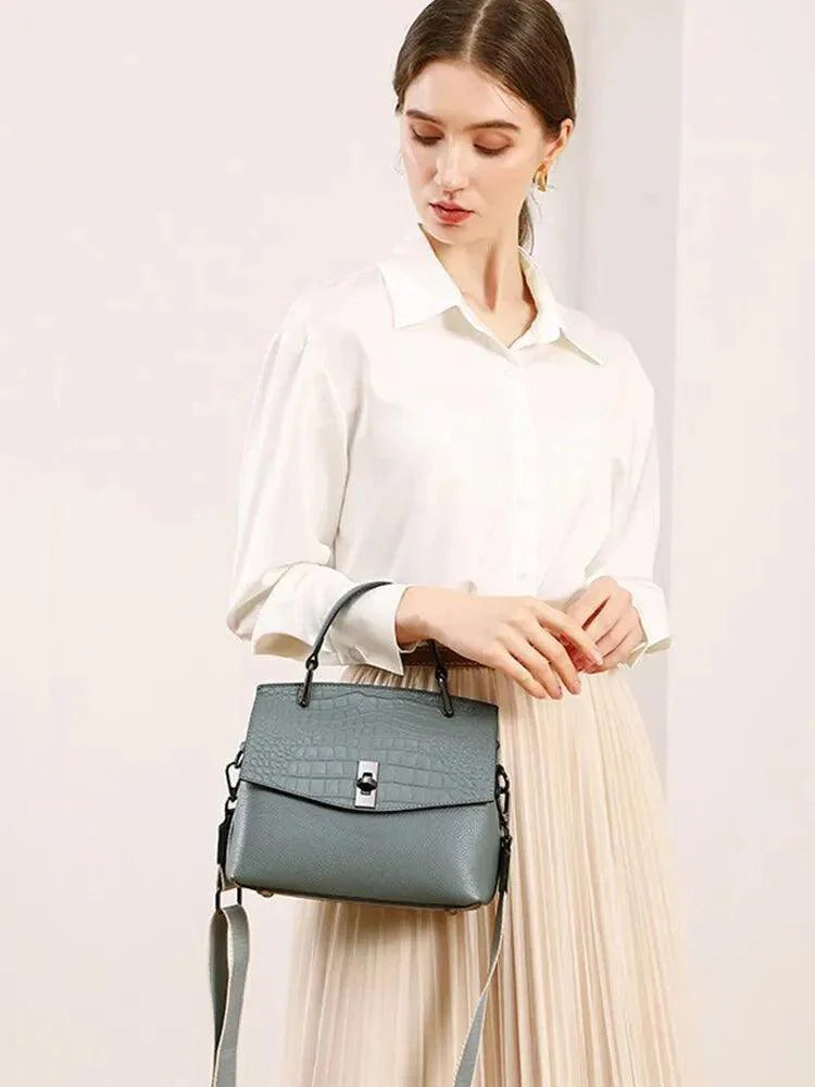 Bolsa Feminina de Couro Legítimo - Estilo e Elegância para Seu Dia a Dia