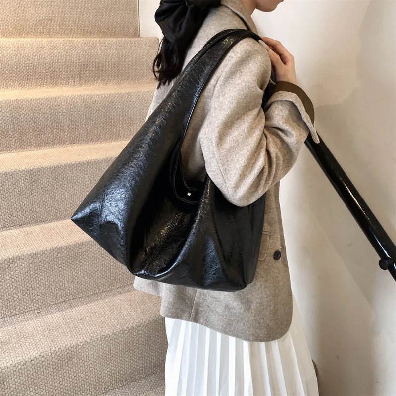 Bolsa Grande Liz: Conforto e Estilo para o Seu Dia a Dia