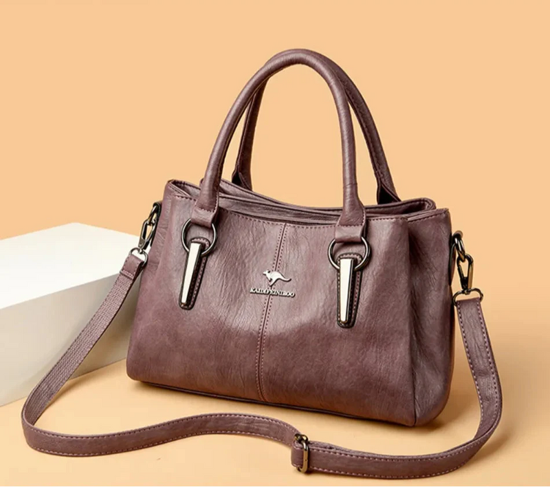 Bolsa Aura Legrand: Sofisticação e Conforto em Couro Genuíno