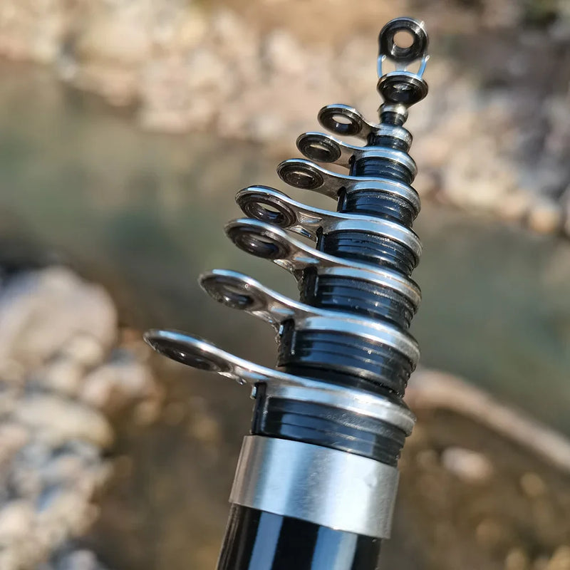 Vara Telescópica Leve Josby: Flexibilidade de 1,5m a 3m em Fibra de Carbono