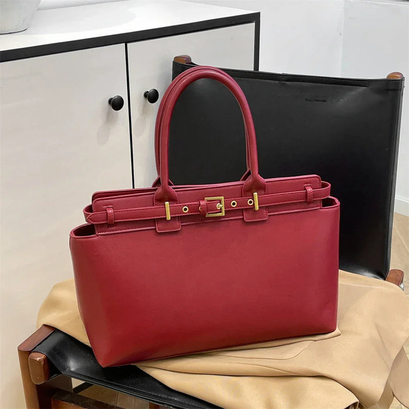 Bolsa Grande Larissa: Estilo e Conforto Para o Seu Dia a Dia