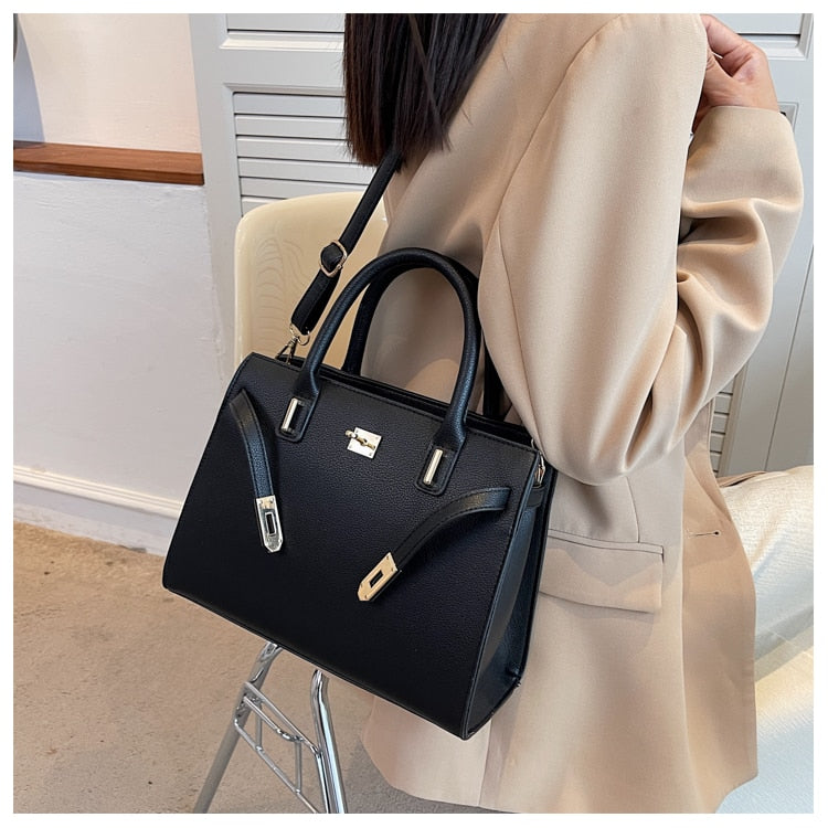 Bolsa Média Suzi – Praticidade e Estilo Para Seu Dia a Dia