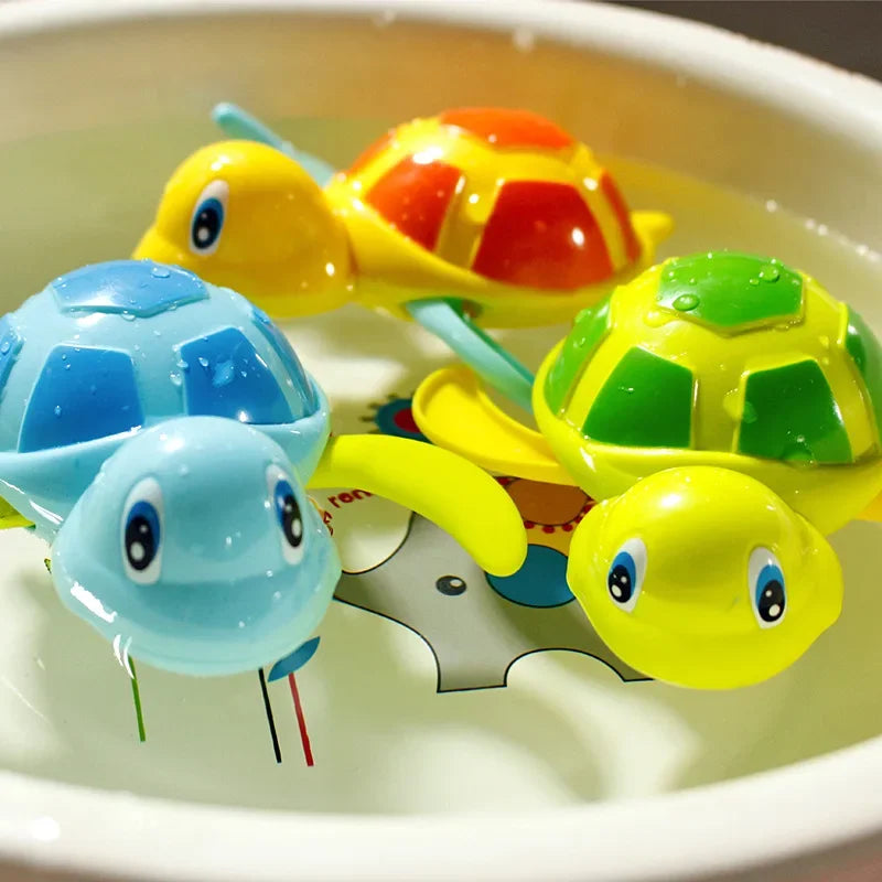 Única venda bonito dos desenhos animados animal tartaruga clássico brinquedo de água do bebê infantil nadar tartaruga enrolada corrente clockwork crianças praia banho brinquedos
