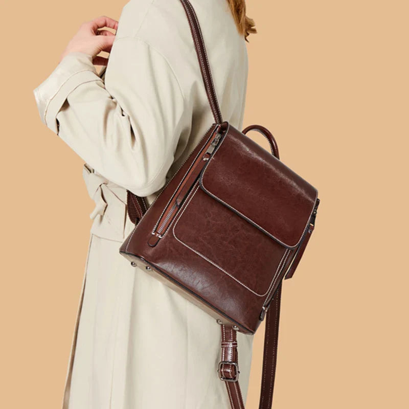 Mochila Javier: Estilo e Conforto em Couro Genuíno