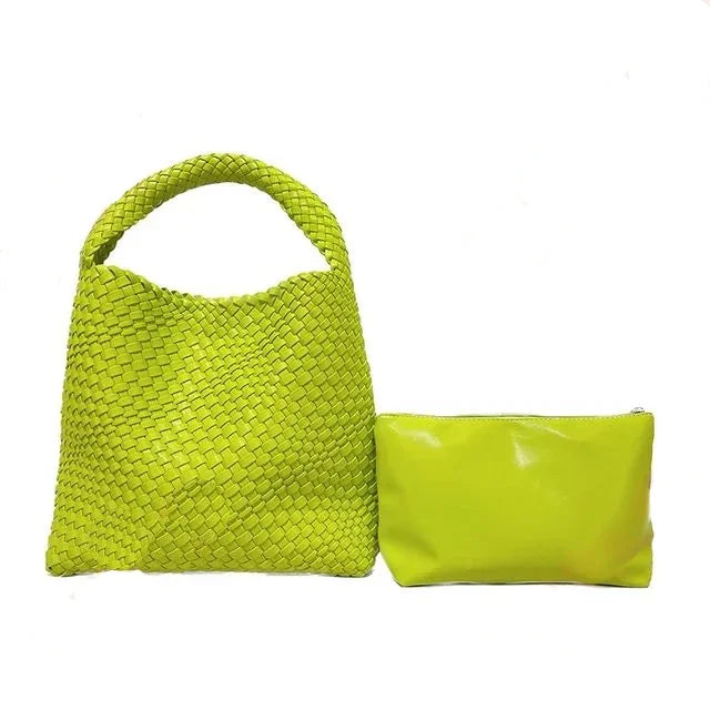 Bolsa Média Trançada Cora: Estilo e Praticidade para o Seu Dia a Dia