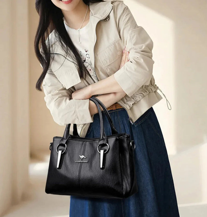 Bolsa Aura Legrand: Sofisticação e Conforto em Couro Genuíno