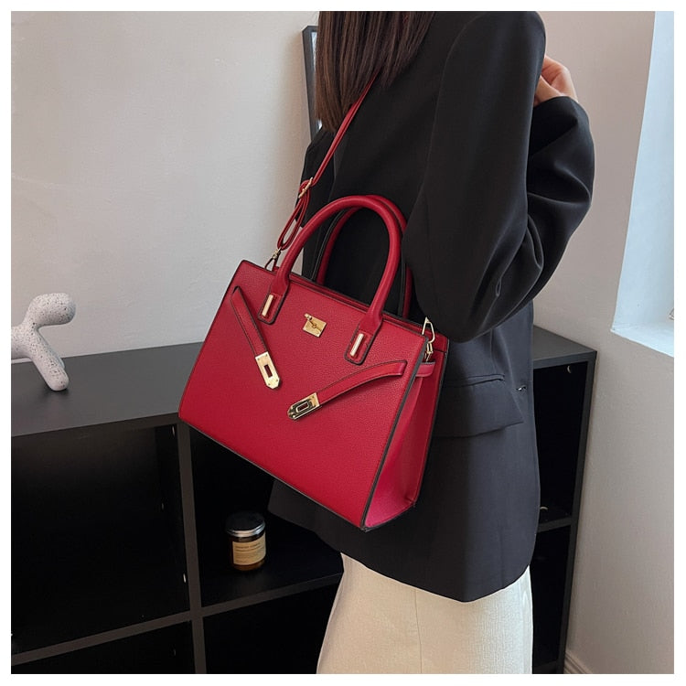 Bolsa Média Suzi – Praticidade e Estilo Para Seu Dia a Dia