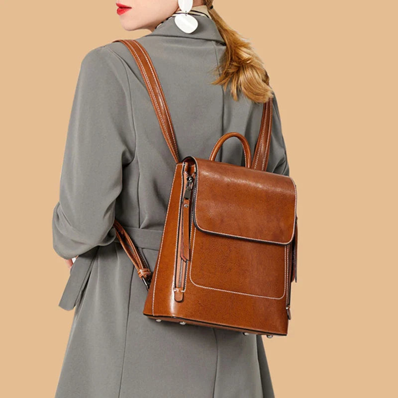 Mochila Javier: Estilo e Conforto em Couro Genuíno