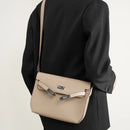 Bolsa Tiracolo Média Alane em Couro Legítimo: Praticidade e Estilo para o Seu Dia a Dia