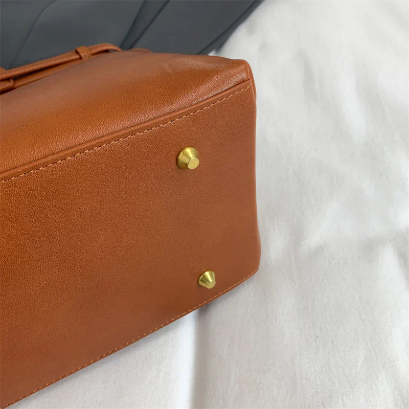 Bolsa Grande Larissa: Estilo e Conforto Para o Seu Dia a Dia