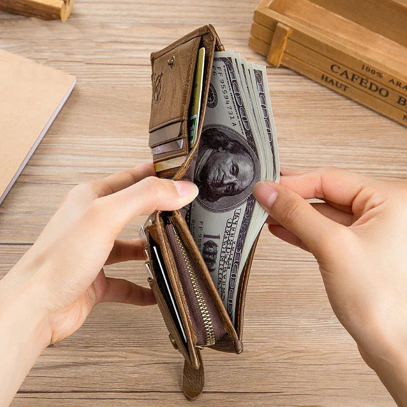 Carteira Masculina em Couro Genuíno - Estilo e Praticidade Ferruci