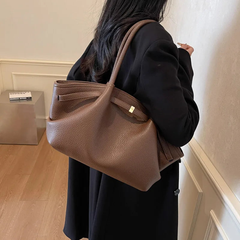 Bolsa Grande Iane: Estilo e Praticidade para o Seu Dia a Dia