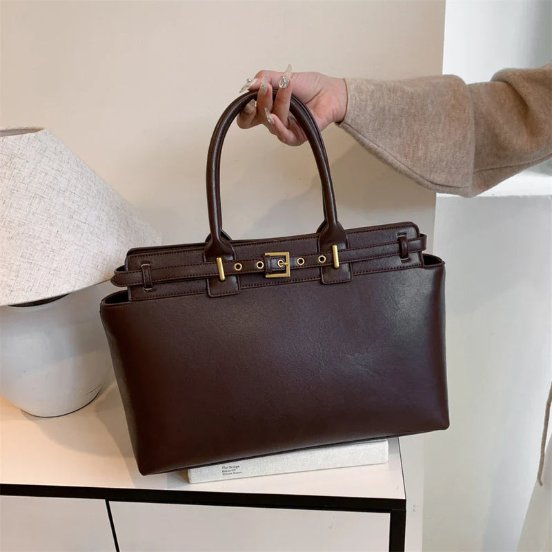 Bolsa Grande Larissa: Estilo e Conforto Para o Seu Dia a Dia